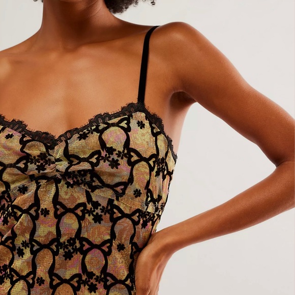 FREE PEOPLE - Lace & Bows Mini Slip - Picture 3 of 3